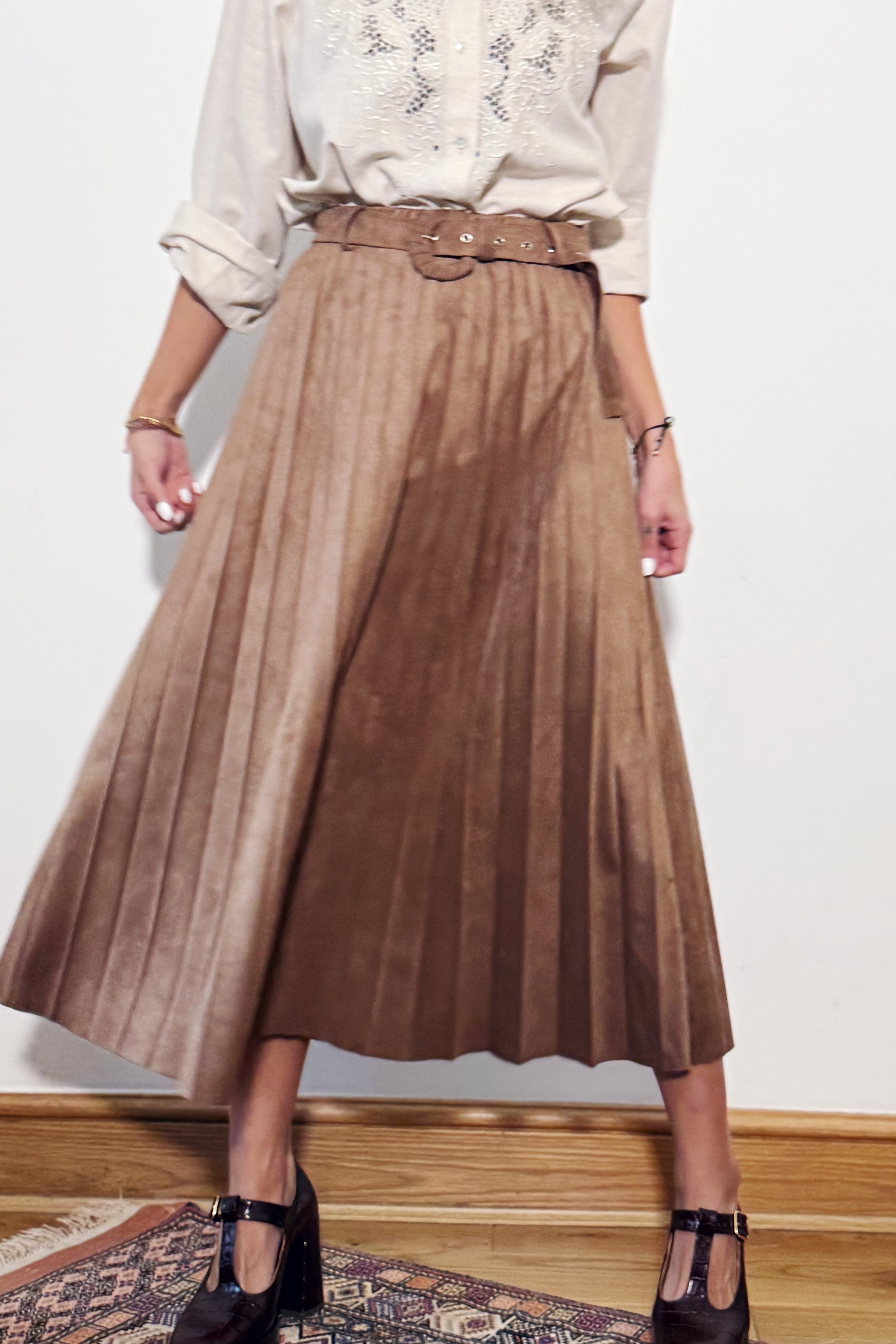 Pleated maxi skirt w belt