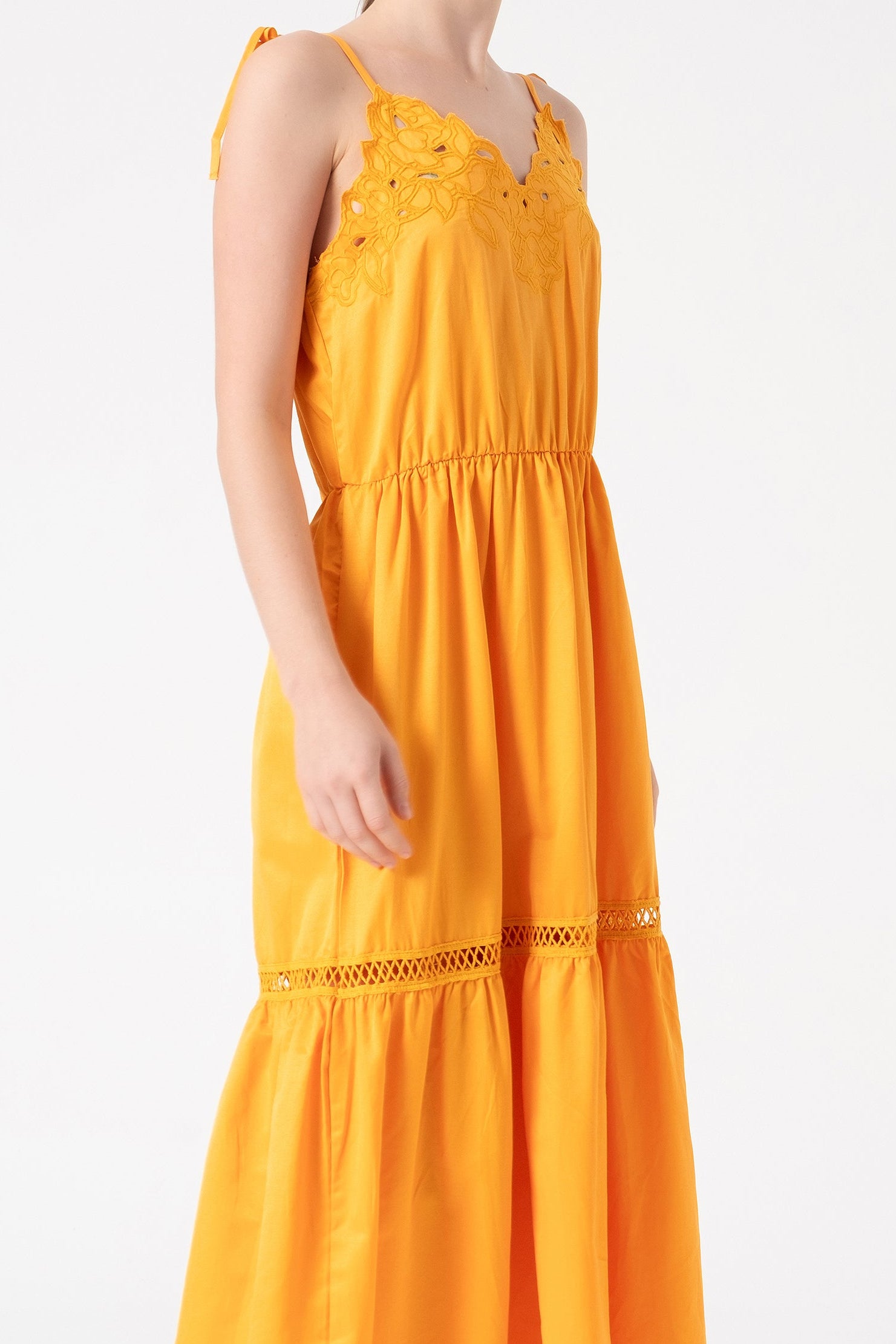 LACE TIERED MAXI DRESS