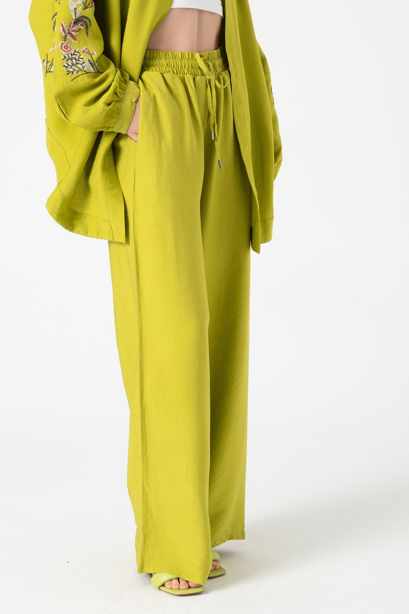 EASY-FIT SUMMER TROUSERS