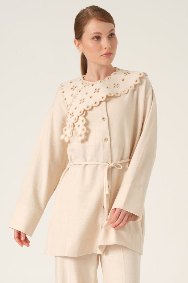 DRAMATIC COLLAR SHIRT