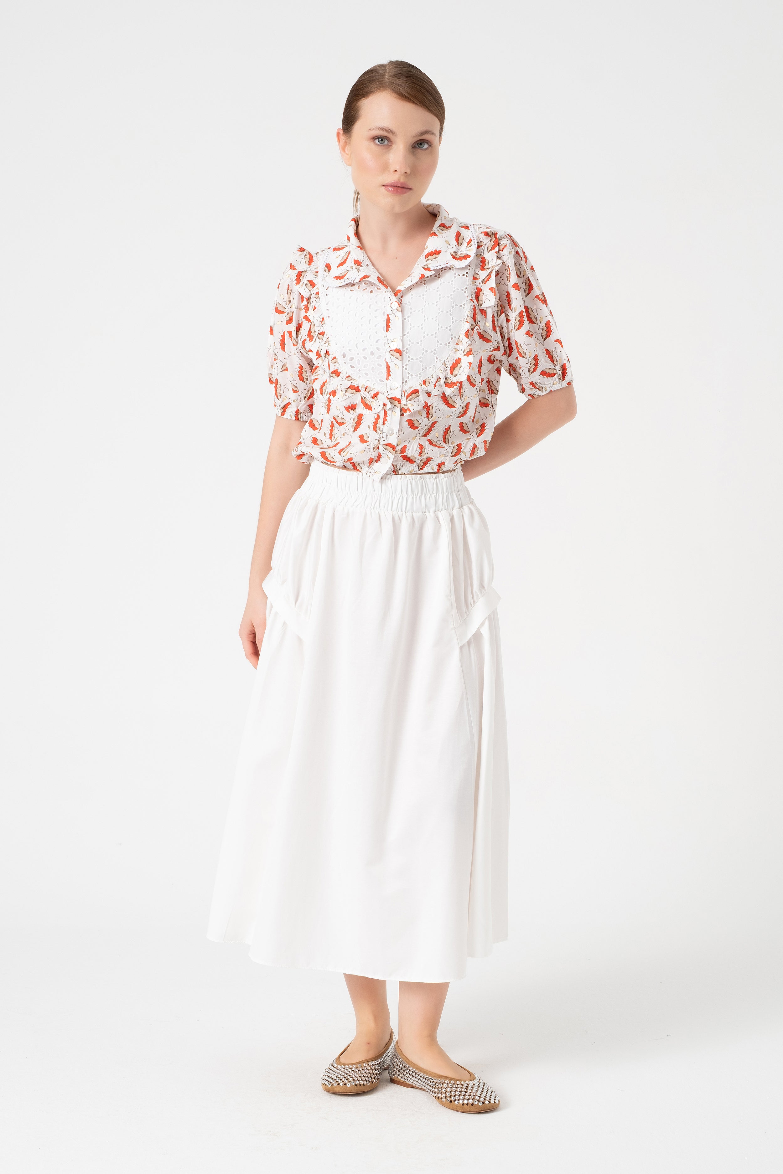 LACE-TRIMMED CROP BLOUSE