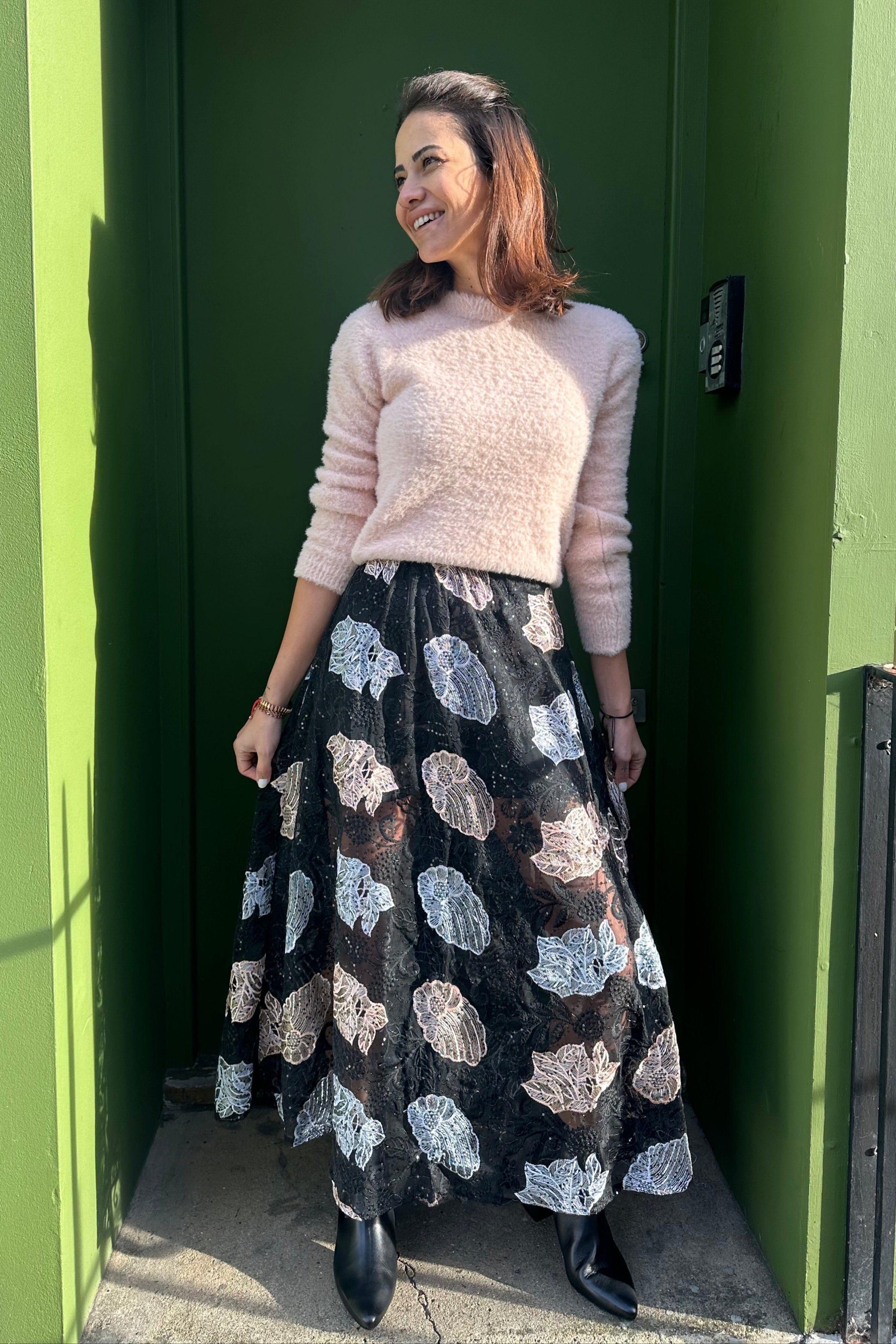 Floral detailed lace skirt