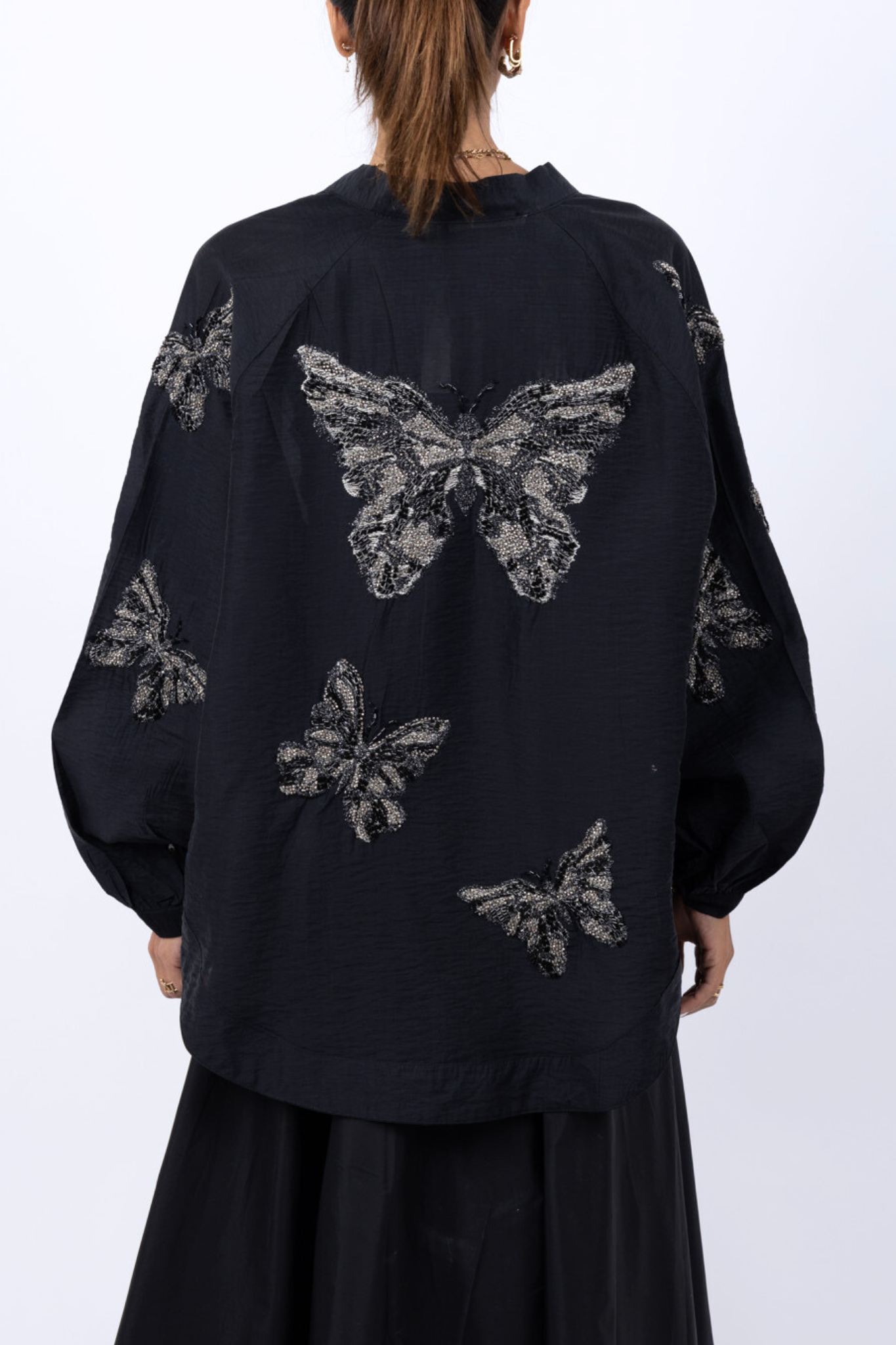 BUTTERFLY EMBROIDERED BACK SHIRT