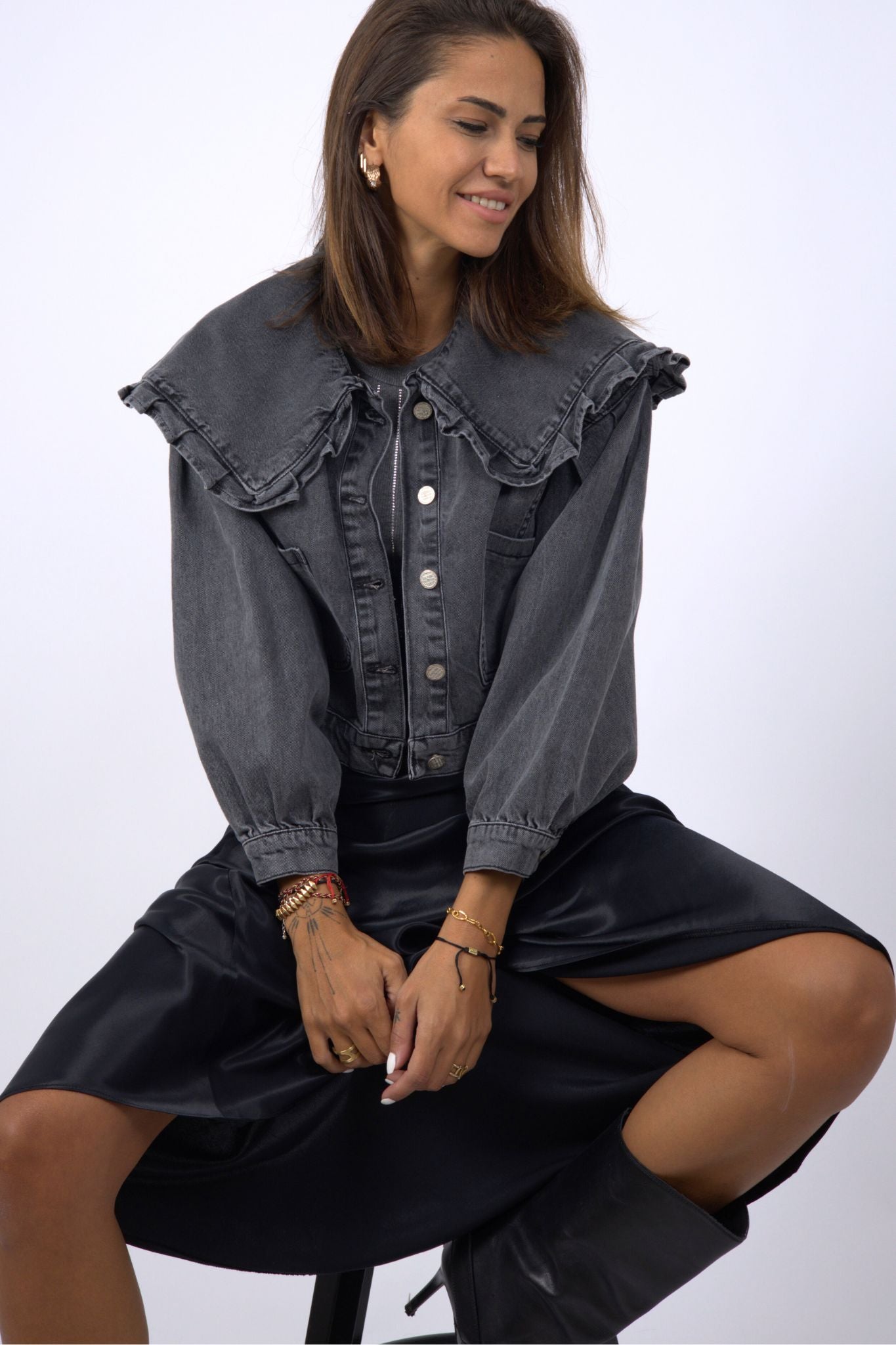 STATEMENT COLLAR DENIM JACKET