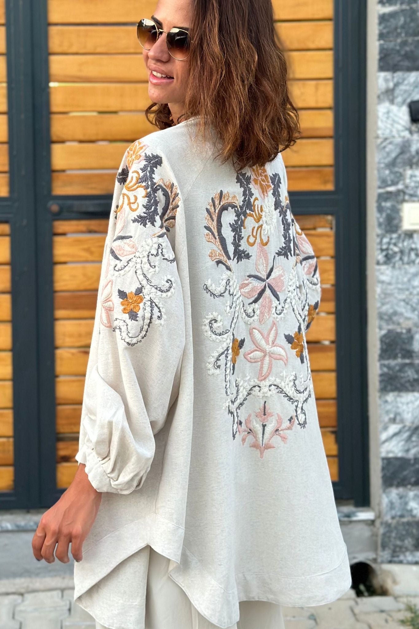 EMBROIDERED BACK ECRU SHIRT