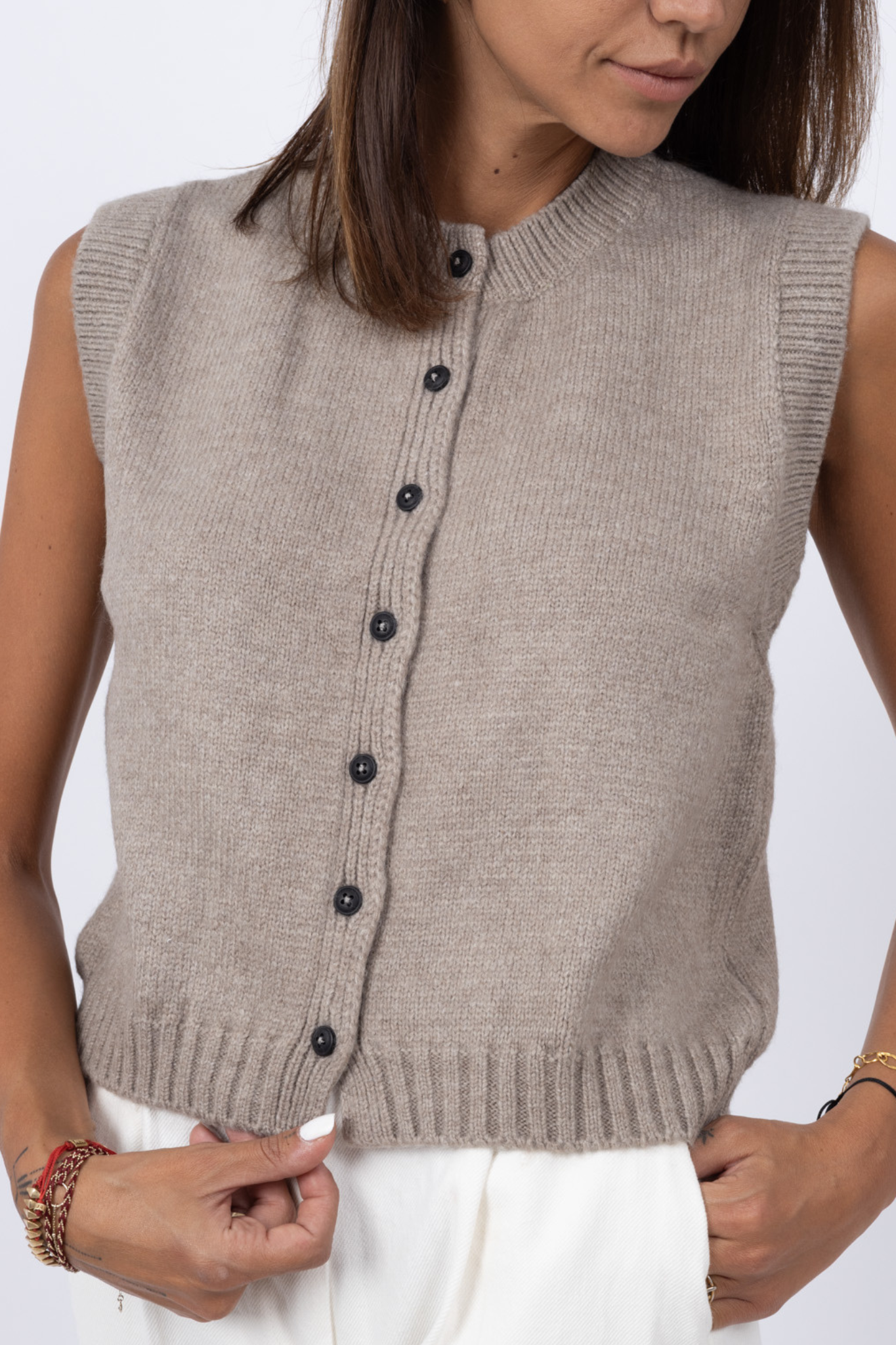 KNIT VEST